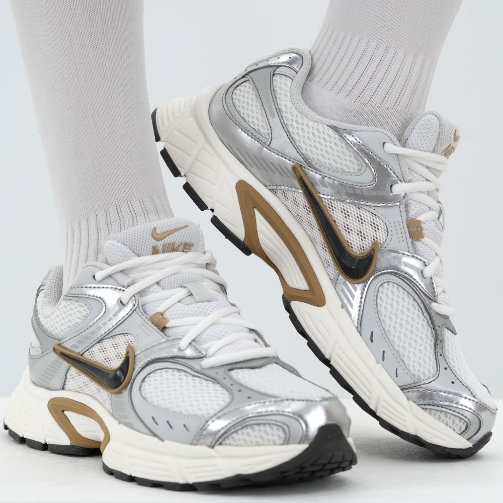 나이키 운동화 남성 패션 슈즈 3D로고 레트로 스니커즈 발편한 어글리 신발 메쉬 갑피 통기성 좋은 트레이닝화 86,000원