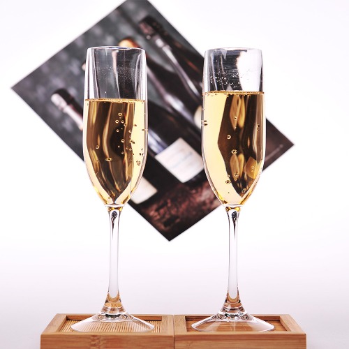 국산 아크릴 샴페인 글라스 150ml 다회용 모던 플라스틱 샴페인잔 피크닉 캠핑용 와인잔 6,000원