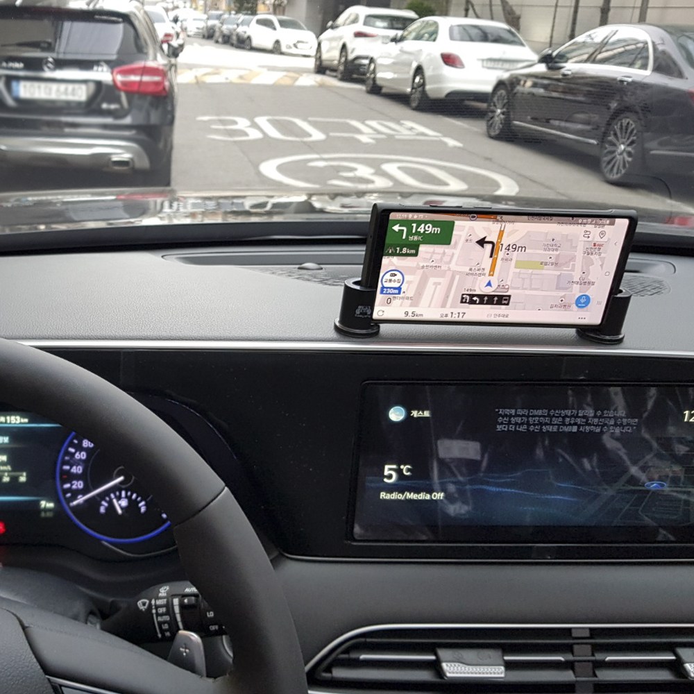 이지웨이어 차량용 가로 계기판 거치대, 블랙, 1개 5,900원