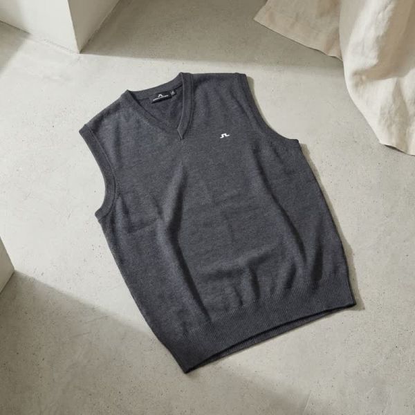 제이린드버그 Liam Knitted Vest GMKW12909-U242 남성 리암 니트 베스트 136,400원