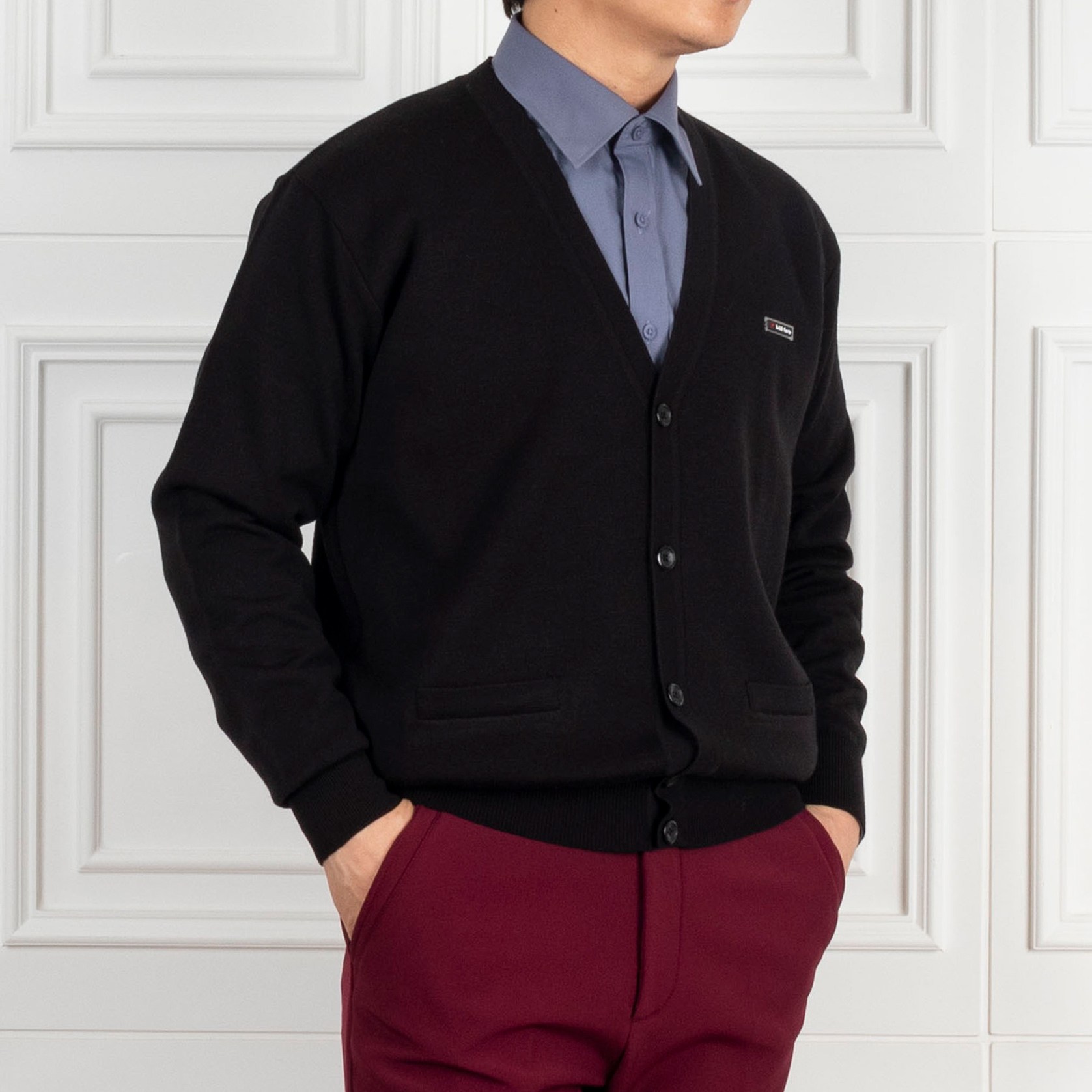 중년 남자 고급 울 솔리드 정장 주머니 브이넥 가디건 69,800원