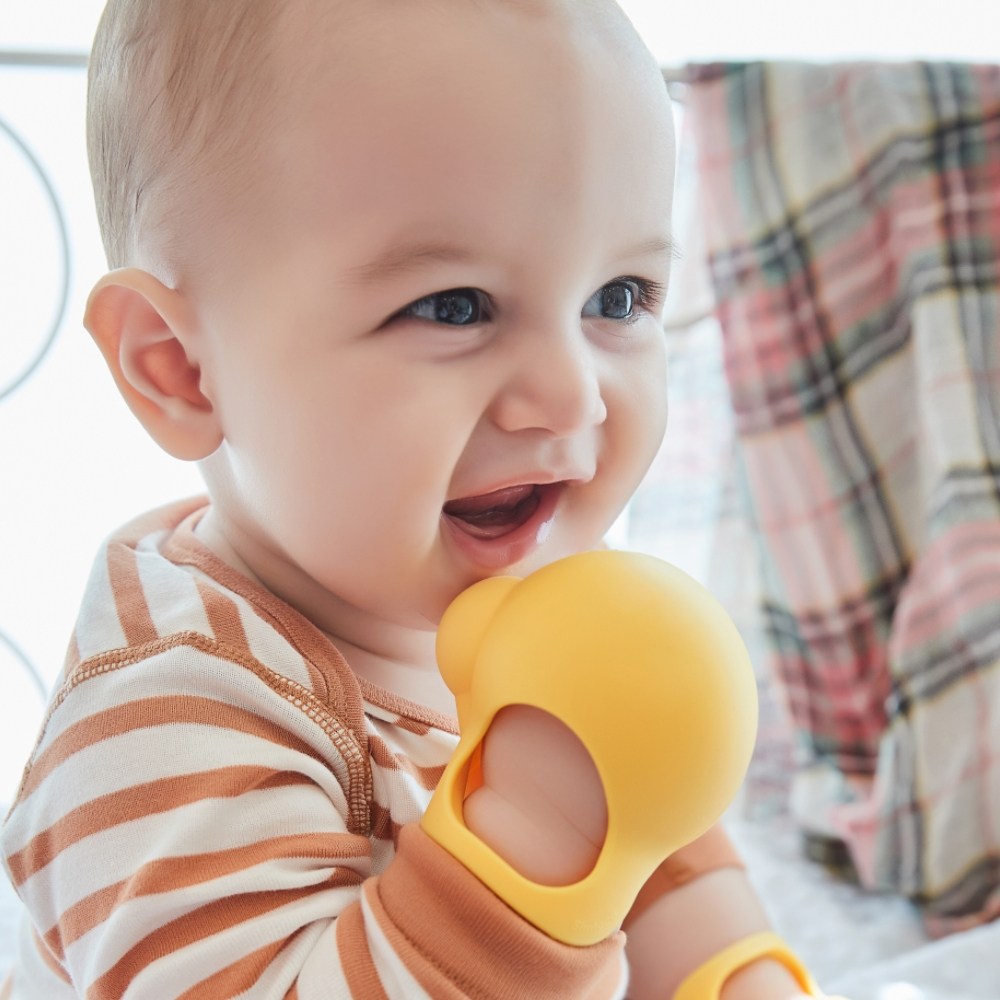 심통 실리콘100% 국민 손목 고정형 양손 2개 세트 아기 글러브 치발기 (보관케이스별도구매) 28,000원