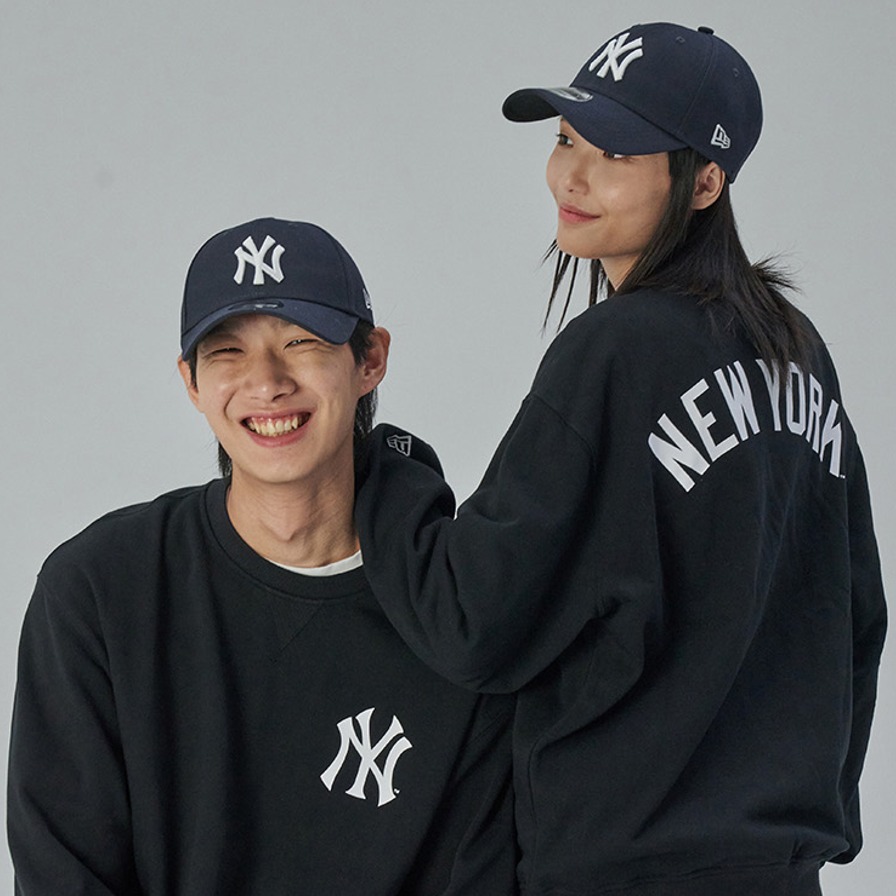 뉴에라 남녀공용 MLB 뉴욕 양키스 베이직 로고 맨투맨  148815 64,000원