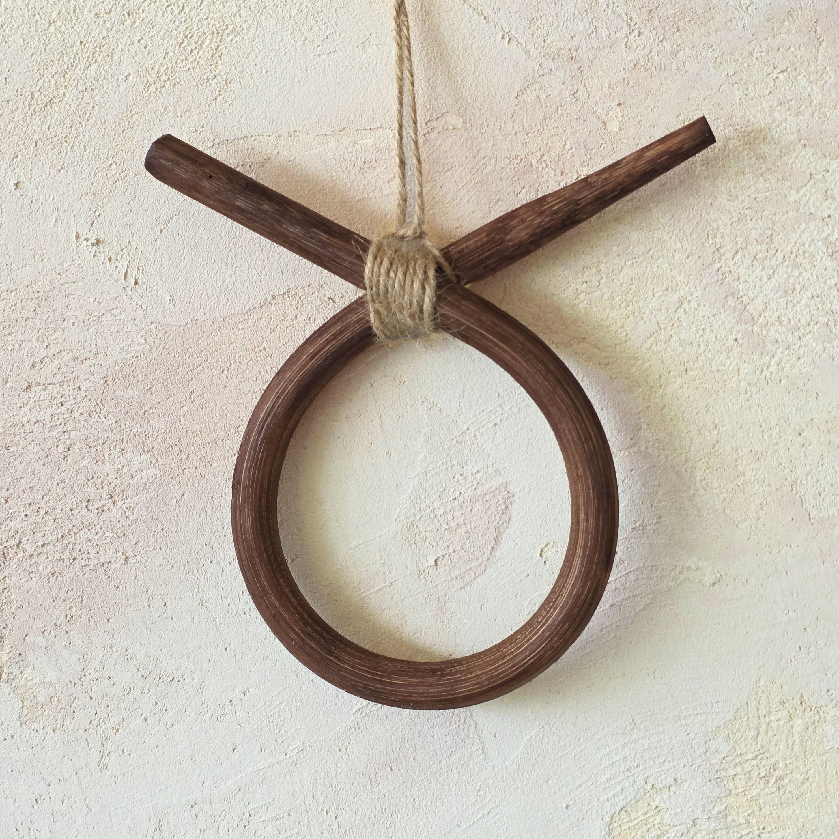 자석 포함 샤샤벨 원목 소 코뚜레 삼재 액막이 소품 미니 풍수 용품 전통 장식품 외국인 선물 8,590원