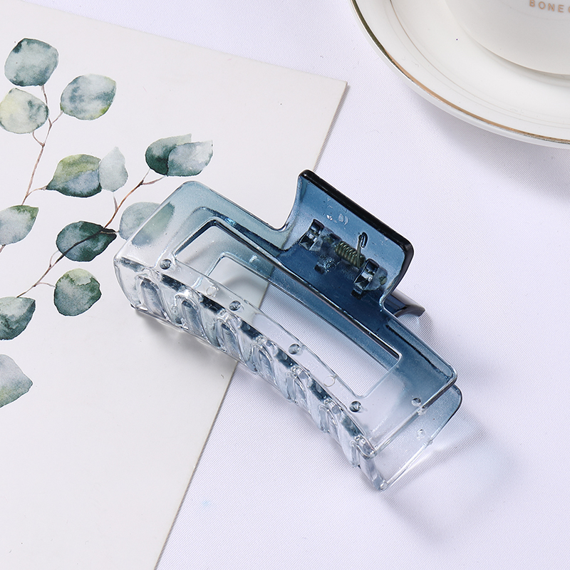 수스다 그라데션 홀스퀘어 유광 반달 아크릴 나비 집게핀 올림머리 헤어집게핀 3,100원