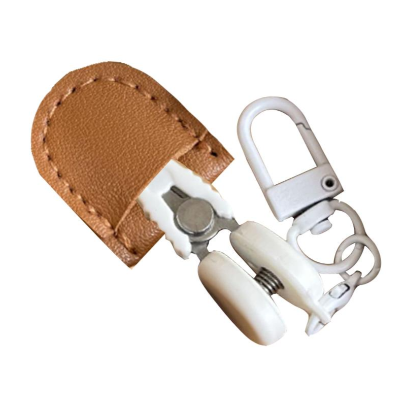 누누마켓 초미니 실밥 제거 휴대용 가위키링, 1개, 브라운 5,900원