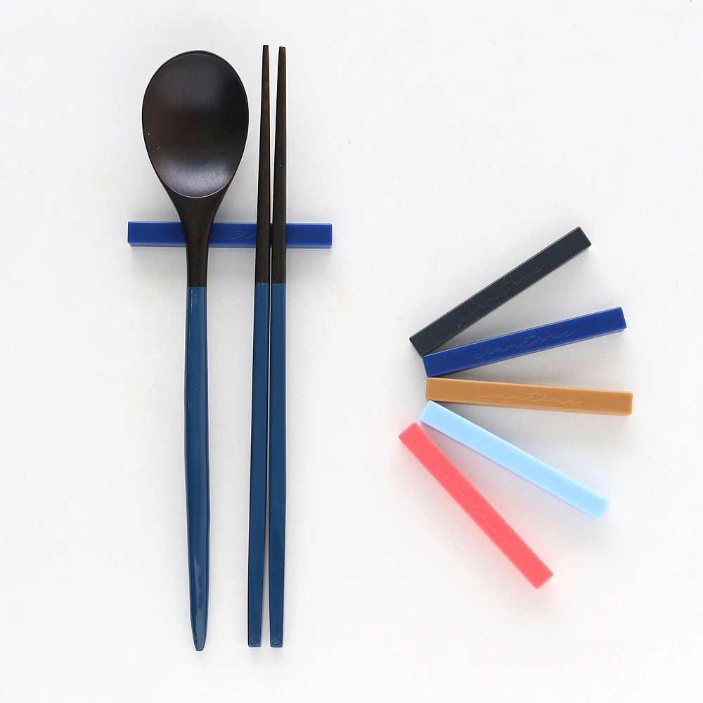 꼬앙뜨로 실리콘 숟가락 젓가락 수저 받침대, 1개 1,110원