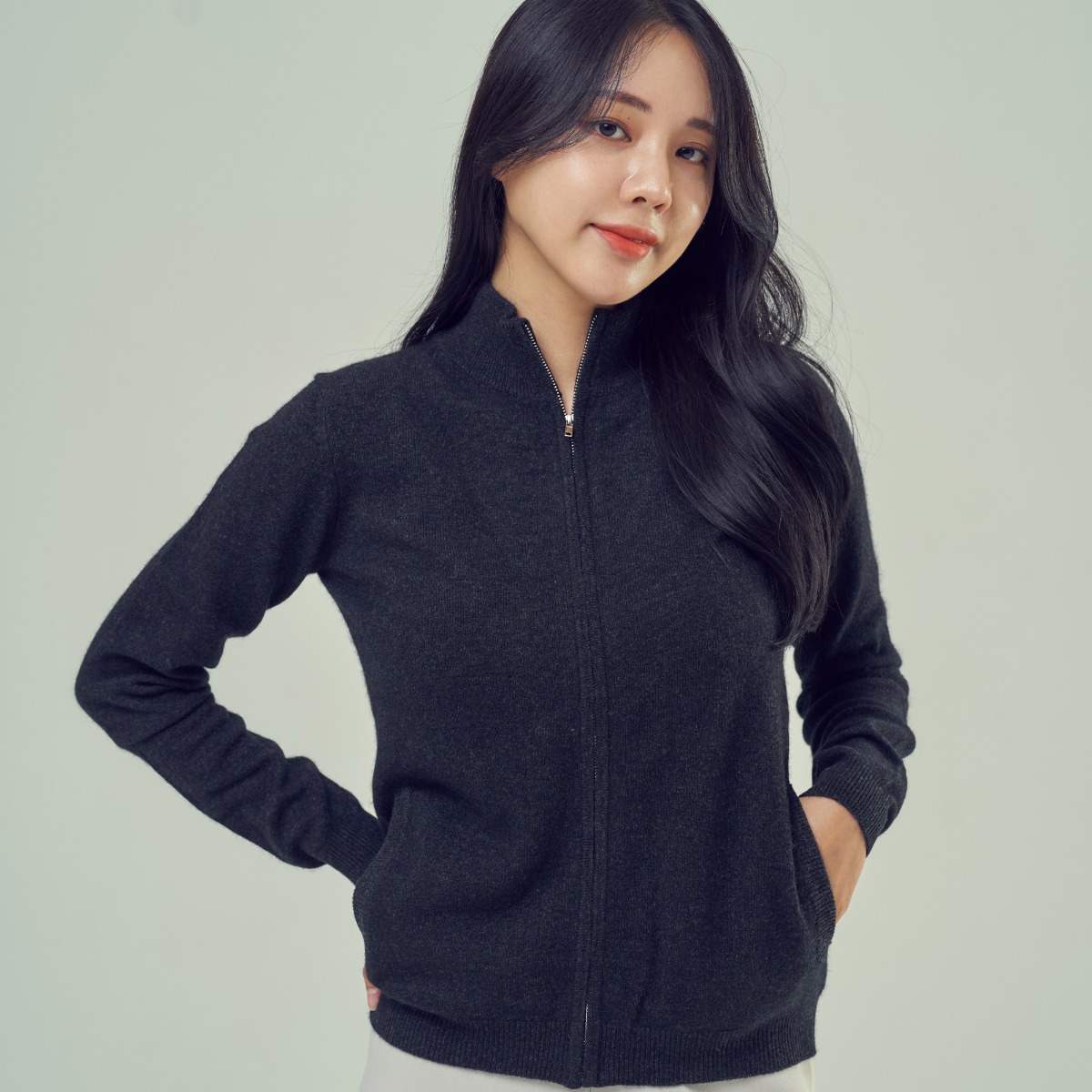 앱섹 EVSEG 100% 몽골 캐시미어 풀집업 여성니트 1618-175 249,000원