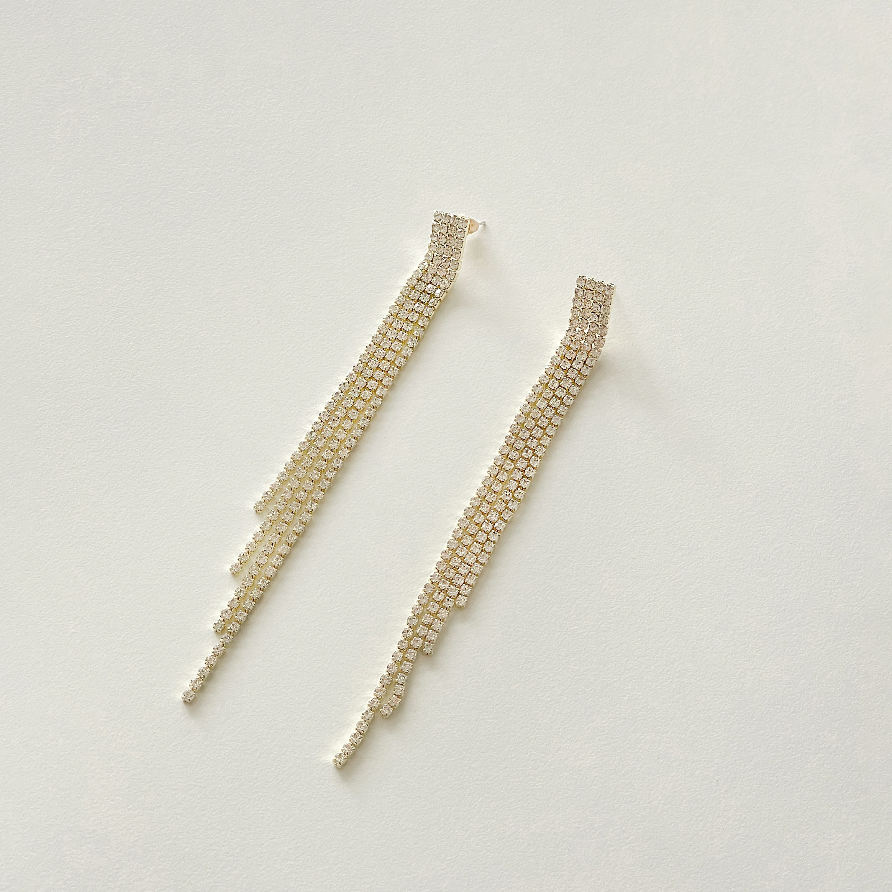 아이루리 큐빅 체인 일자 드롭 귀걸이 화려한 패션 파티 코디 포인트 주얼리 이어링 10,800원