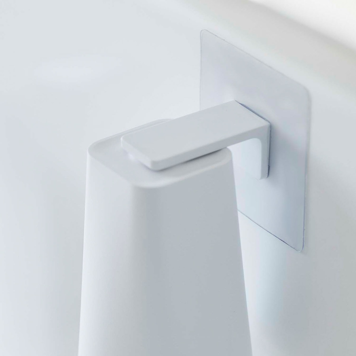 야마자키실업 자석형 접착식 양치컵 타워 5487/5488, 화이트, 1개 14,100원