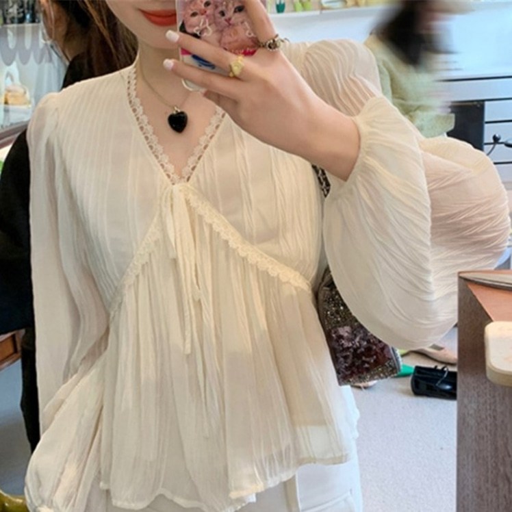 아이엠몽 여성용 봄초 쉬폰 프릴 브이넥 블라우스 15,900원