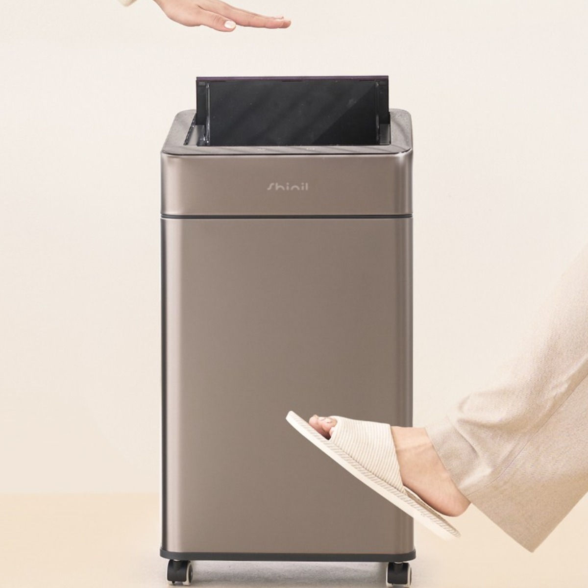 신일전자 킥 모션 듀얼 센서 휴지통 원터치 기저귀 밀폐 살균 냄새차단 30리터 자동 쓰레기통, 킥 30L 티타늄 SLTB-W30TK 139,000원