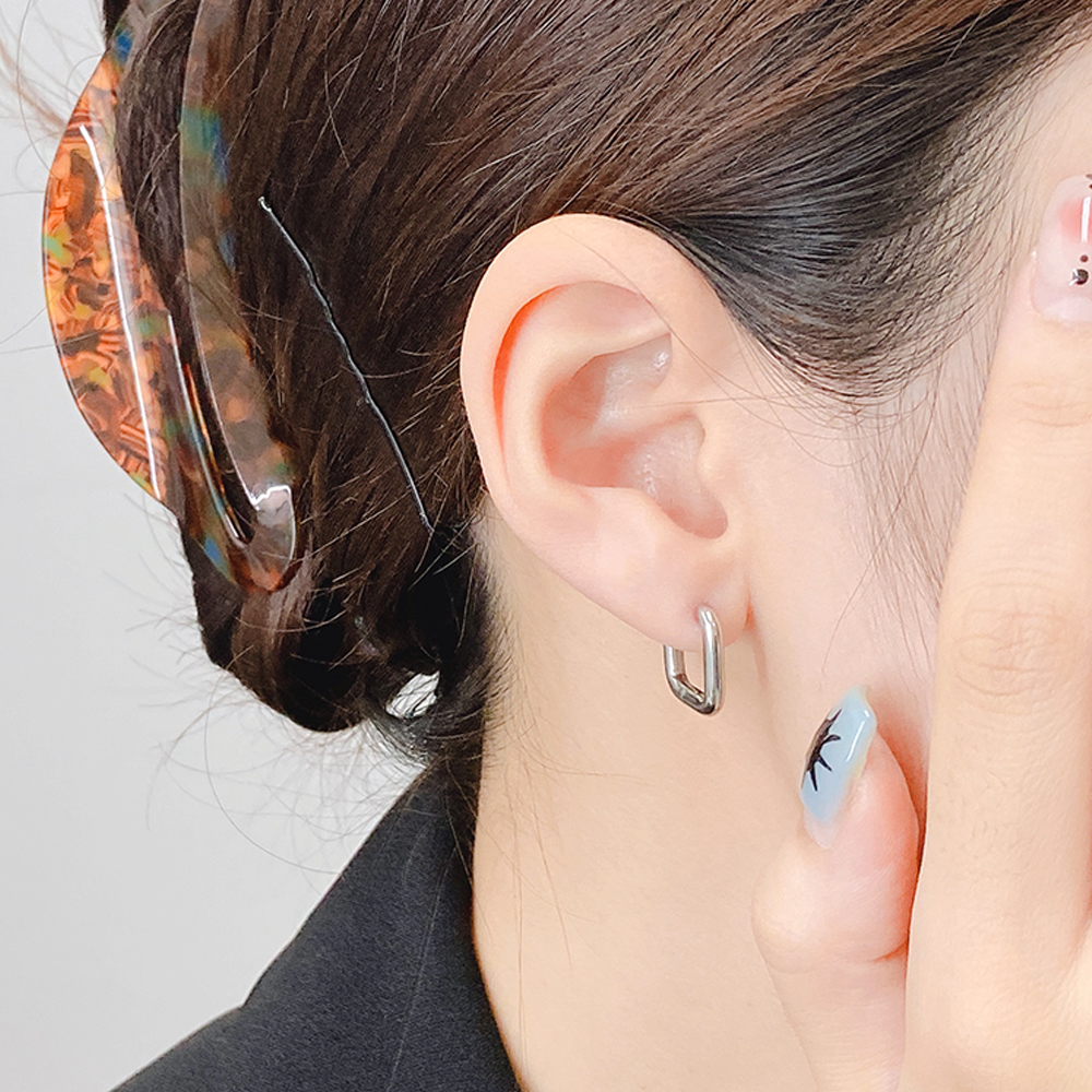 젤루나 여성용 전체써지컬 스퀘어 사각 볼드 라운드 네모 심플 원터치 링귀걸이 6,900원