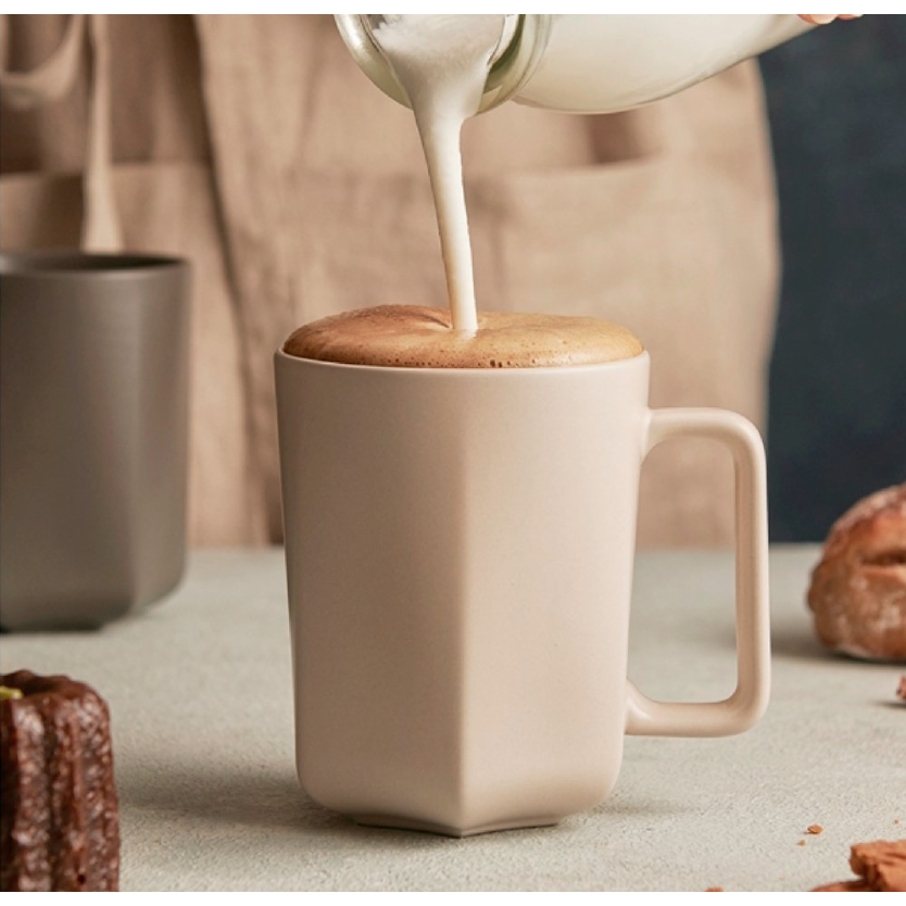 순수 국내산 국산 특허받은 디자인 카페 커피 선물용 도자기 머그컵 우유 녹차 라떼 36,980원