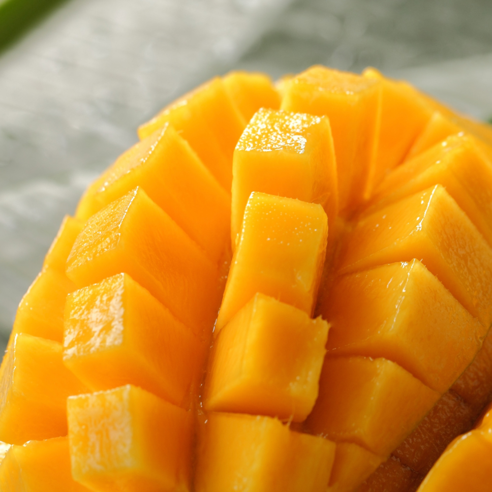 [무첨가 100%] 베트남산 아이스망고 하프컷팅, 1개, 1kg(7~8개입) 10,880원