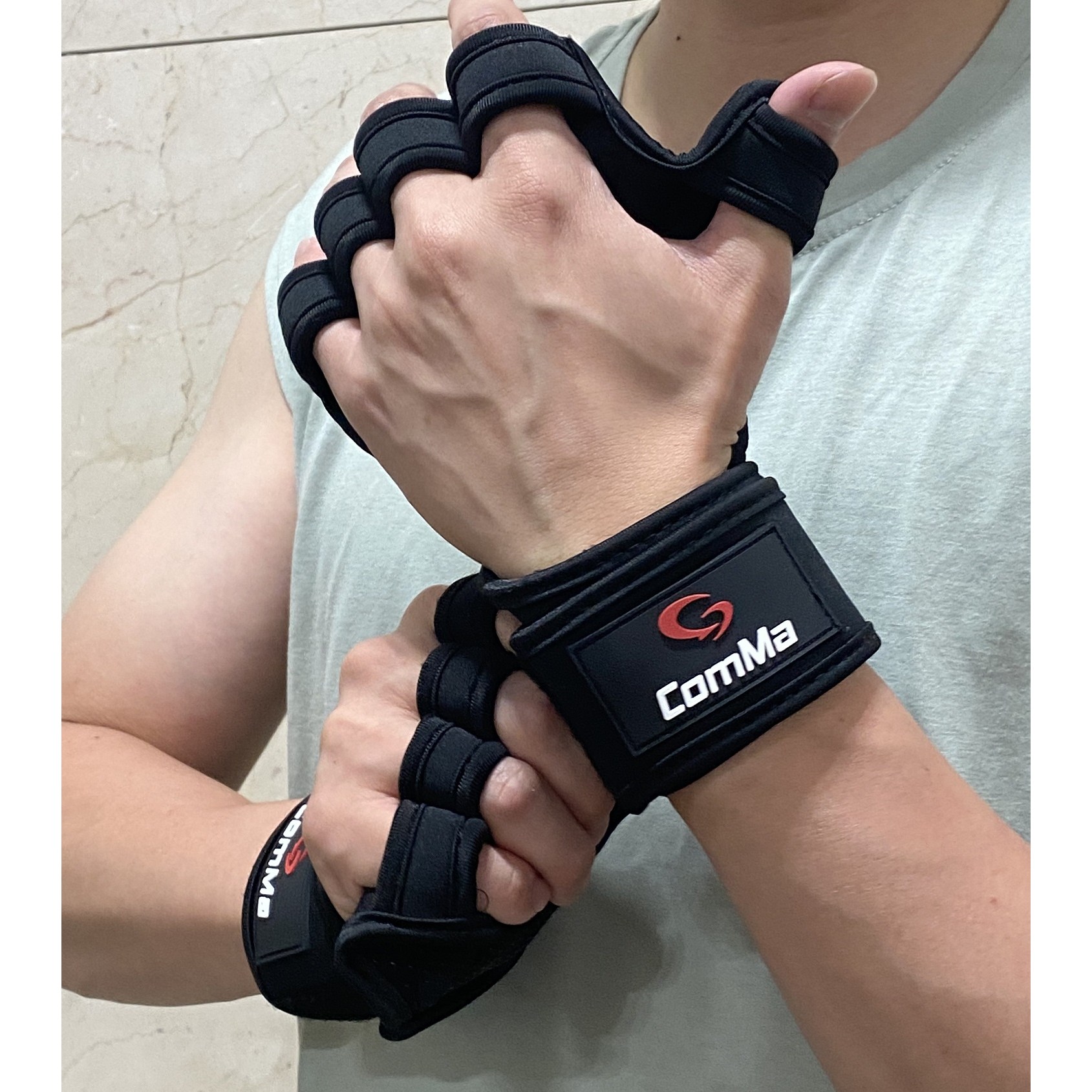 콤마스포츠(ComMa) 헬스장갑 웨이트 풀업 푸쉬업 턱걸이 철봉 손바닥 손목 보호대, 혼합색상 14,600원