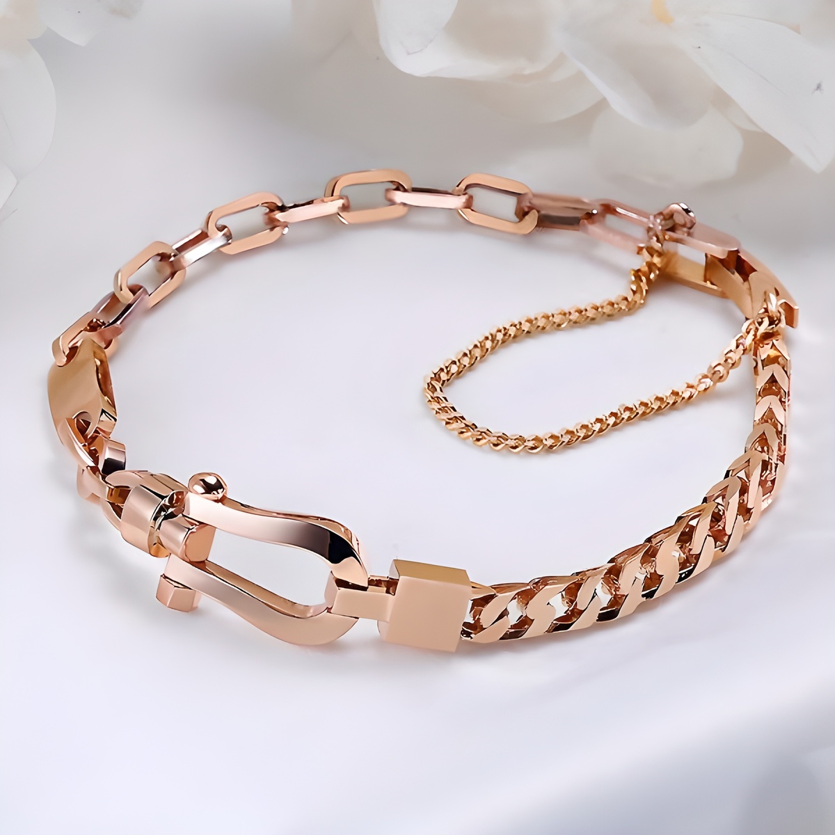 골드앤 14K 하프 버클립 팔찌 2,826,000원