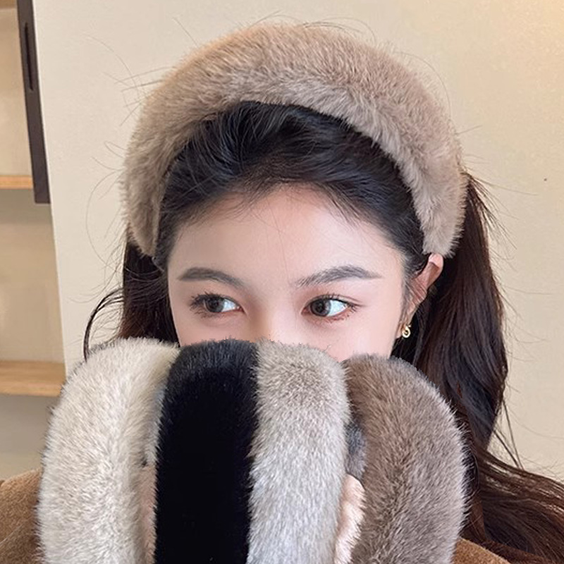 일호장신구 보들 밍크 퍼 머리 띠 겨울 에코 헤어 밴드 고급스러운 털 여자 악세서리 9,800원