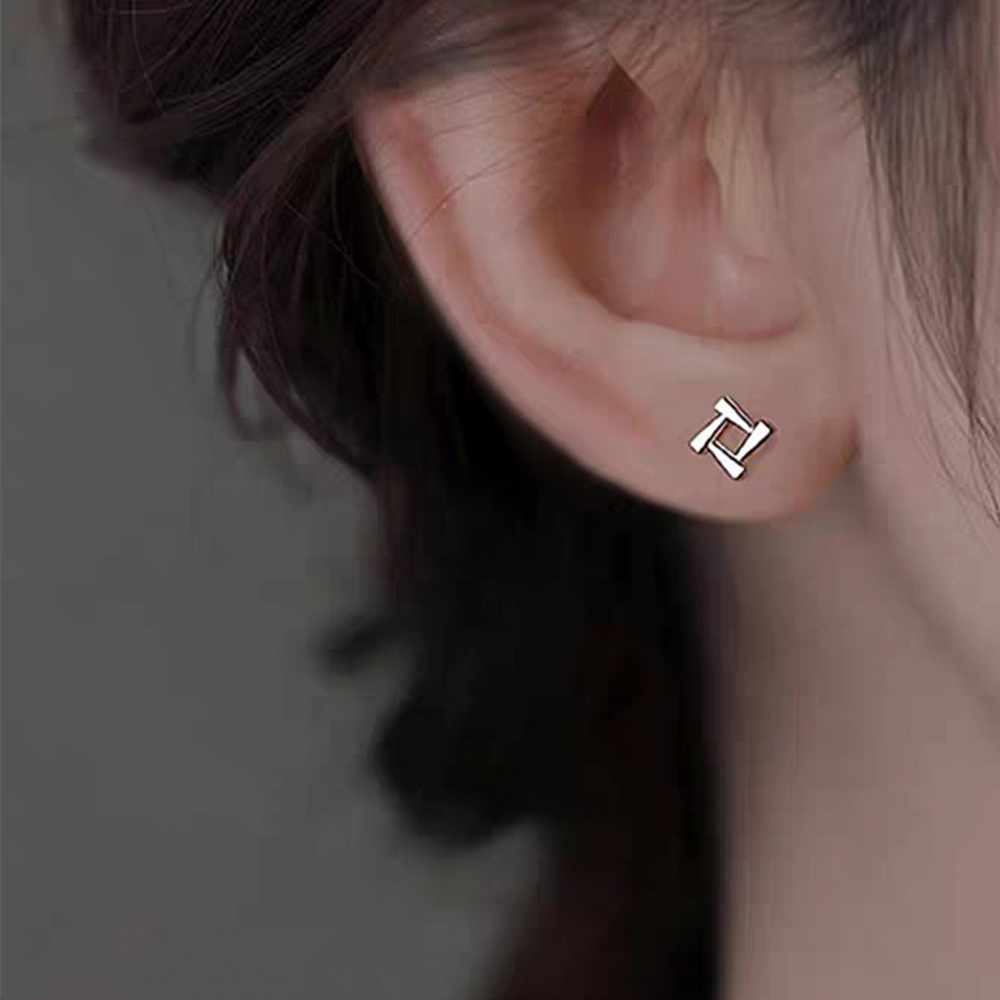 젤루나 여성용 초미니 사각 스퀘어 라인 플랫 스터드 심플 귀걸이 P-765 2p 6,280원
