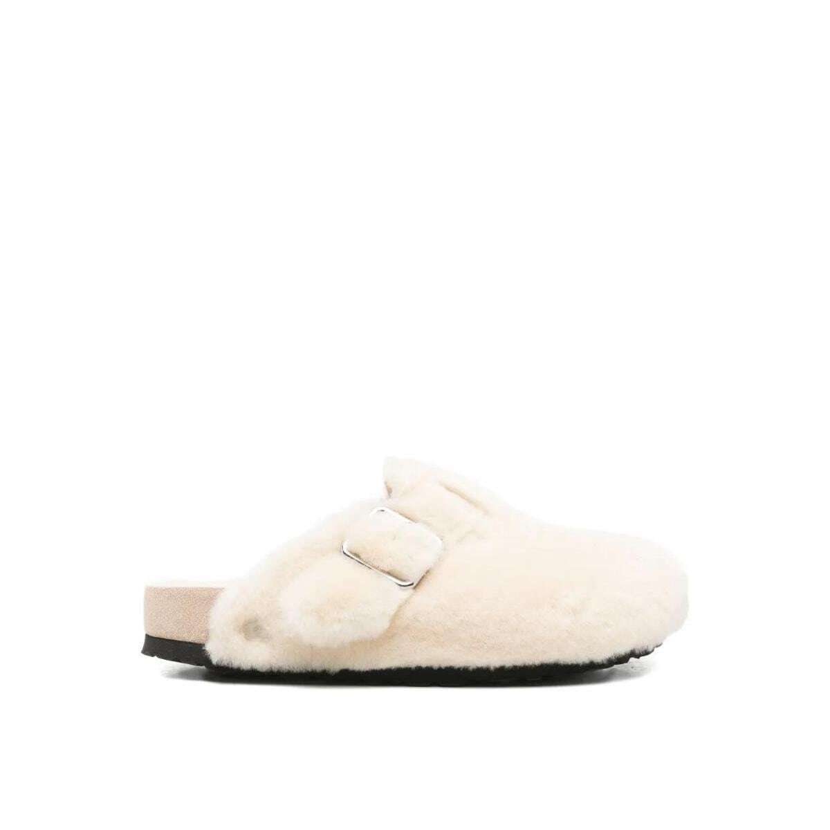 [국내백화점] 버켄스탁 보스턴 시어링 뮬 크림 슬리퍼 겨울 보온 공용 신발 1,125,590원