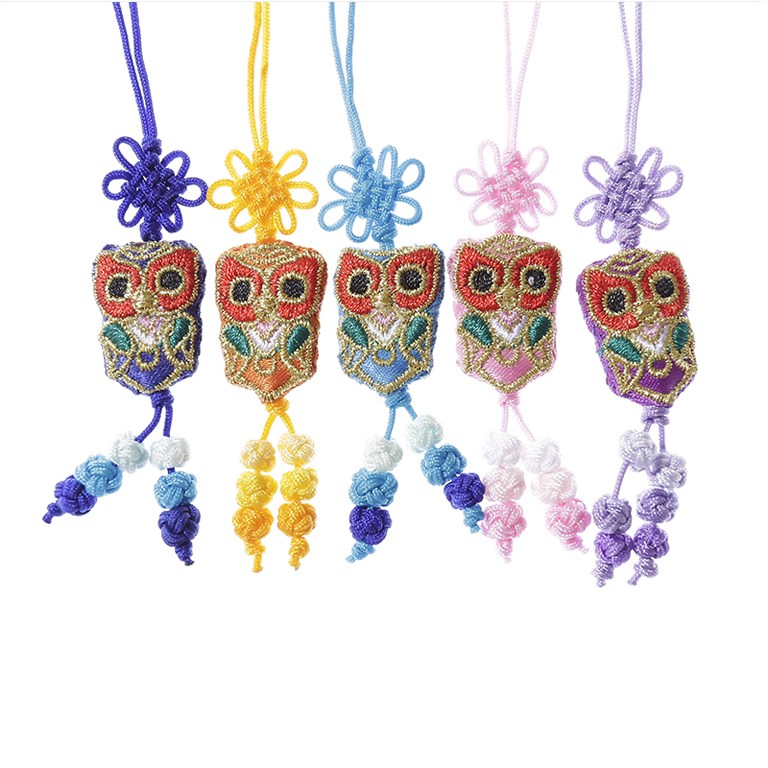 전통매듭 전통노리개 나비매듭 국화매듭 장신구줄 휴대폰줄 장식소품, 100개 45,000원