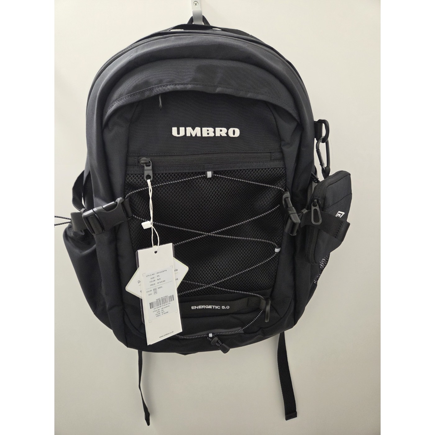 UR123CBP18(국내백화점판) UMBRO 엄브로 26년 남녀공용 에너제틱 백팩 29L  크로스백 구성 152,100원