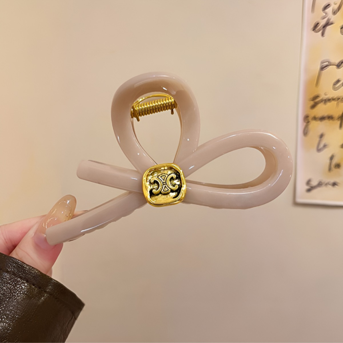 COCOMONSTER 프리미엄 리본 네모 골드 올림머리 헤어 집게핀 반머리 집게핀 11cm 23,000원