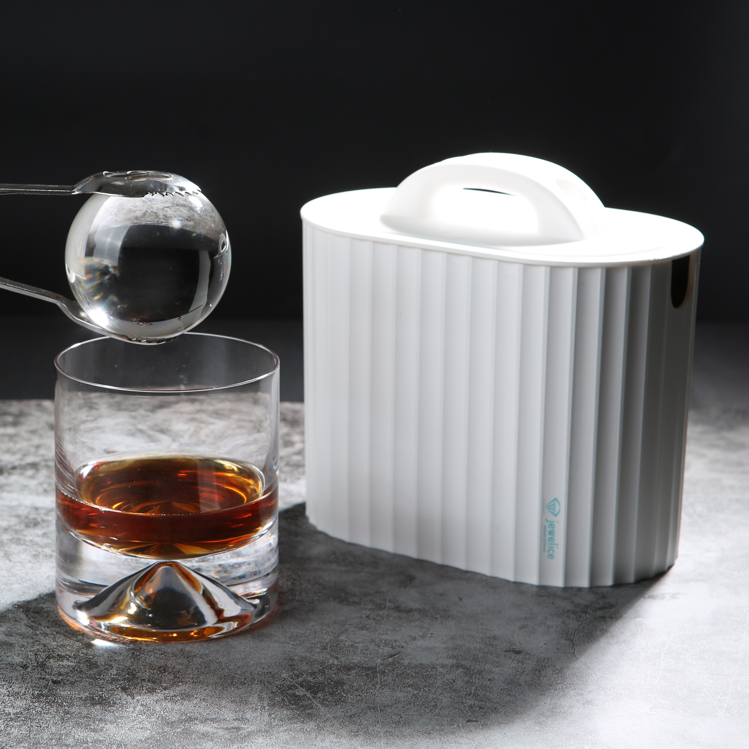 [리퍼 한정수량] 쥬얼아이스 듀오메이커 아이스볼, 스틱 투명 얼음틀 위스키 홈바 실리콘, 아이스볼 세트 / 색상랜덤, 1개 39,000원