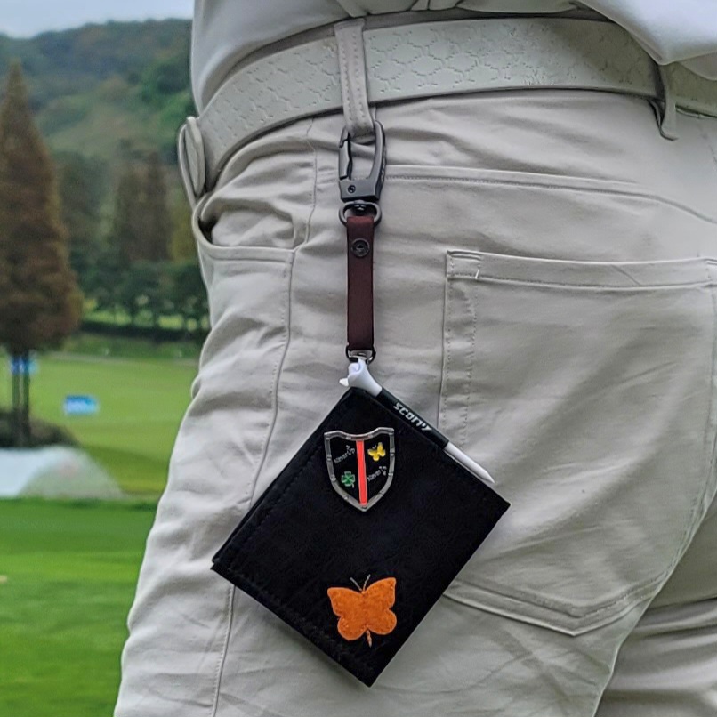 스콜피 골프 볼타올, 4가지 기능 장갑홀더 볼마커 골프티 가죽끈 골프공수건 세트, 1세트, 다크 브라운 27,800원