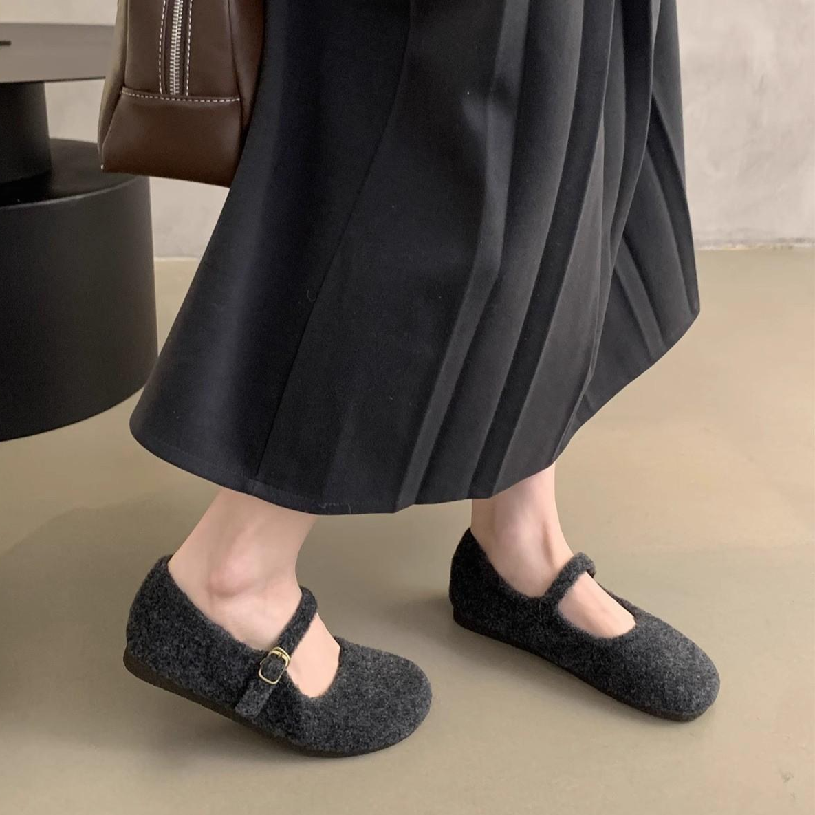 이즈리엘 여성 발레 플랫 털안감 발레 슈즈 단화 20,900원