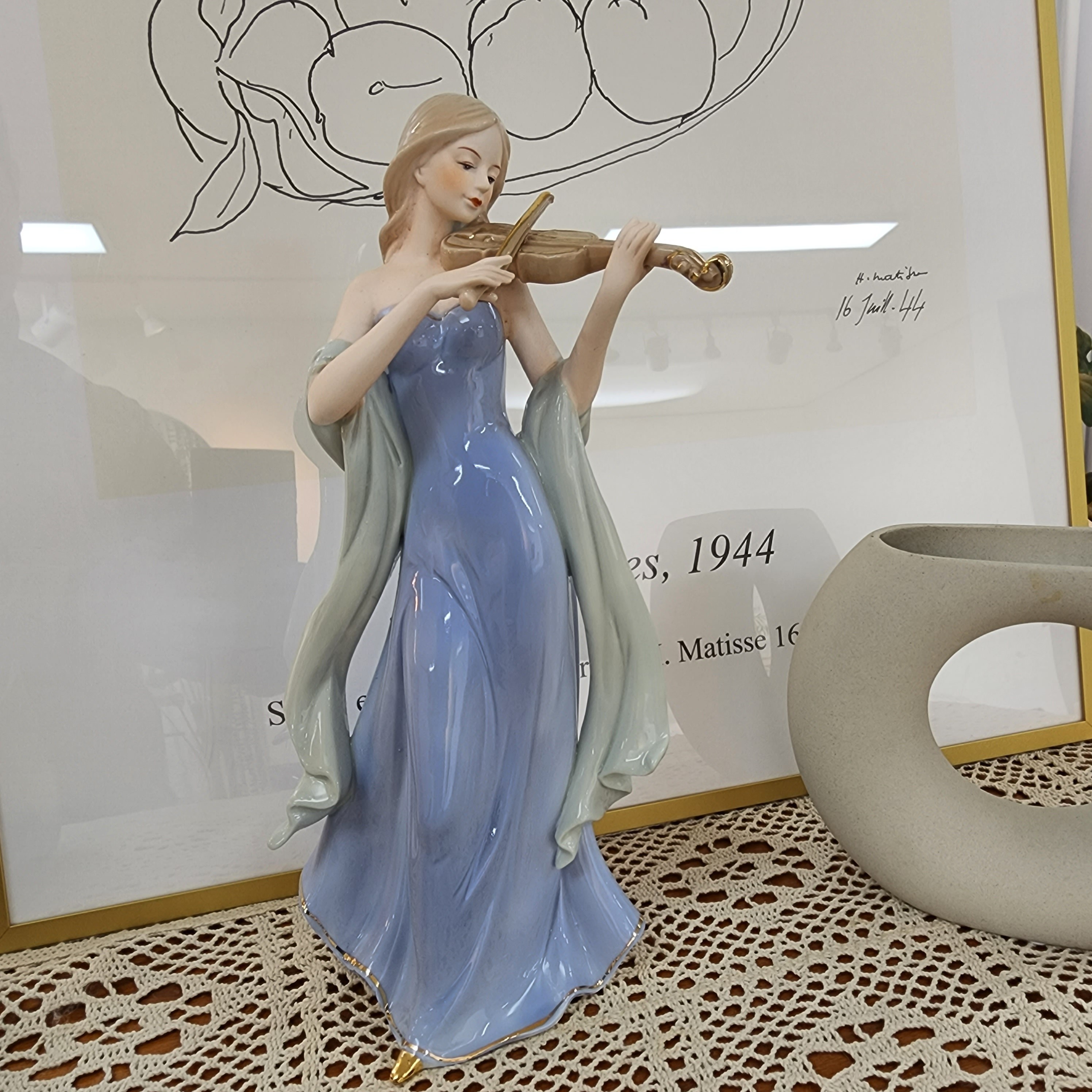 바이올린 여인 세라믹 도자기인형HW-12 개업선물 이사선물 신혼집들이선물 장식소품 51,080원