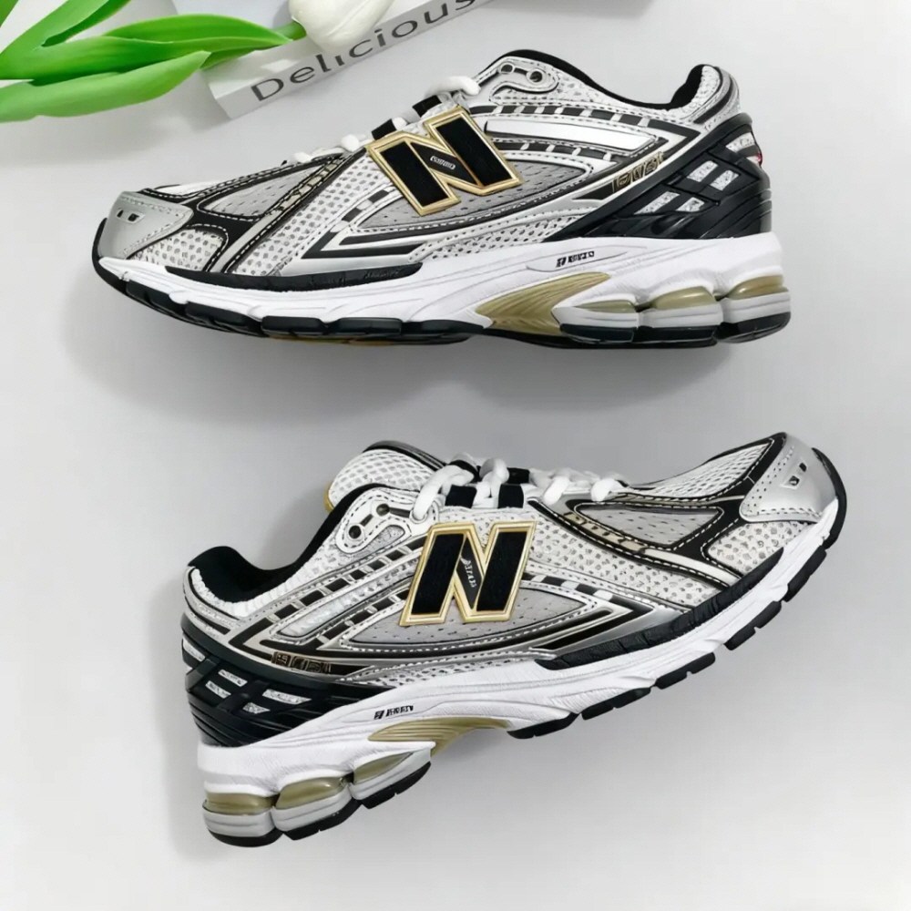 뉴발란스 GS 1906 화이트 메탈릭 골드 GC1906RA 167,000원