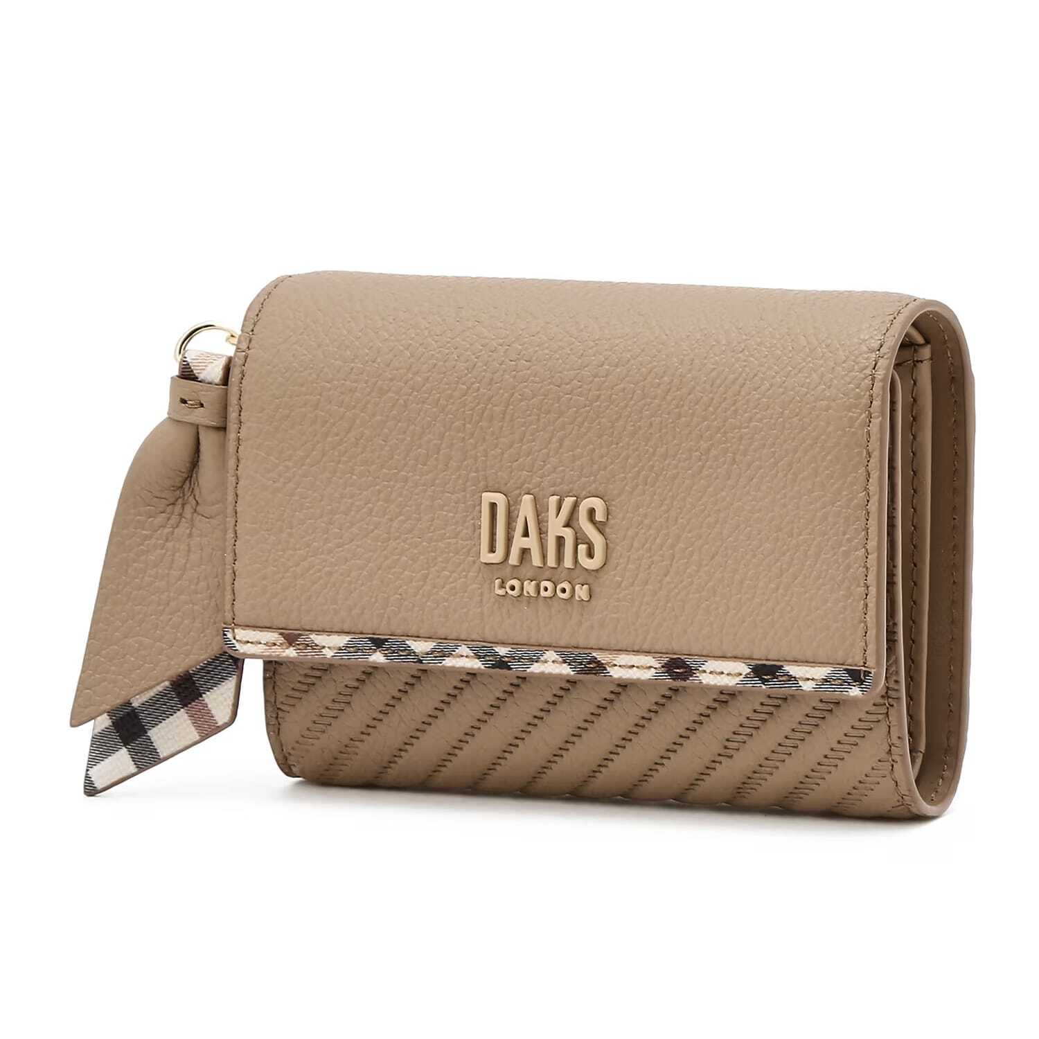 [정품/국내백화점]  닥스 DCWA6E232I2 [ BUCKINGHAM] 버킹엄 베이지 소가죽 3단 반지갑 선물용 가성비 179,290원