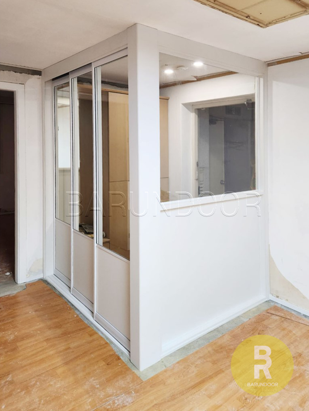 26번 ㄱ자중문 파티션 초슬림3연동 화이트 투명강화유리 // 현관중문,시공비포함,소음차단,반려견안전,맞춤제작,아파트빌라중문 1,119,000원