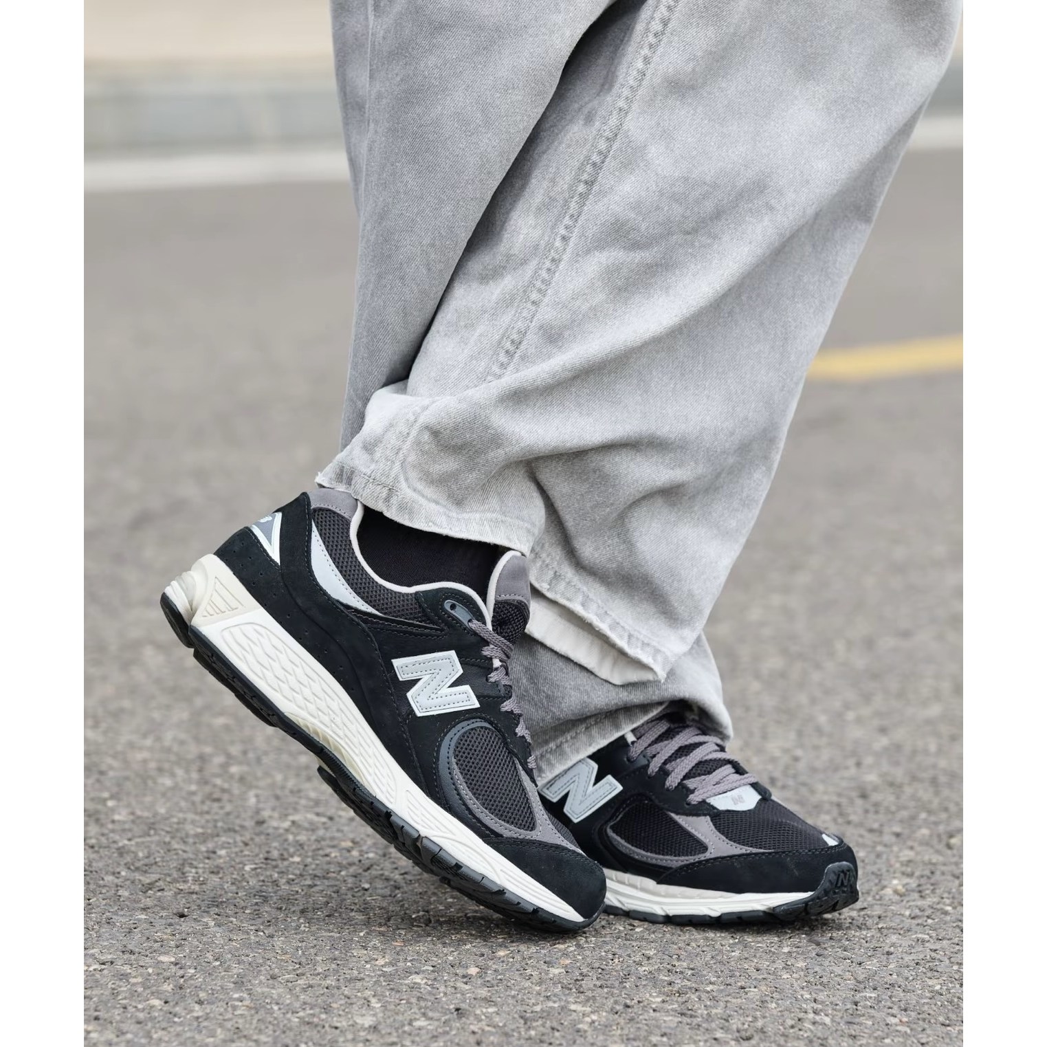 뉴발란스 운동화 2002R 프리미엄 빈티지 블랙 발볼넓은신발 굽있는운동화 런닝화 199,000원