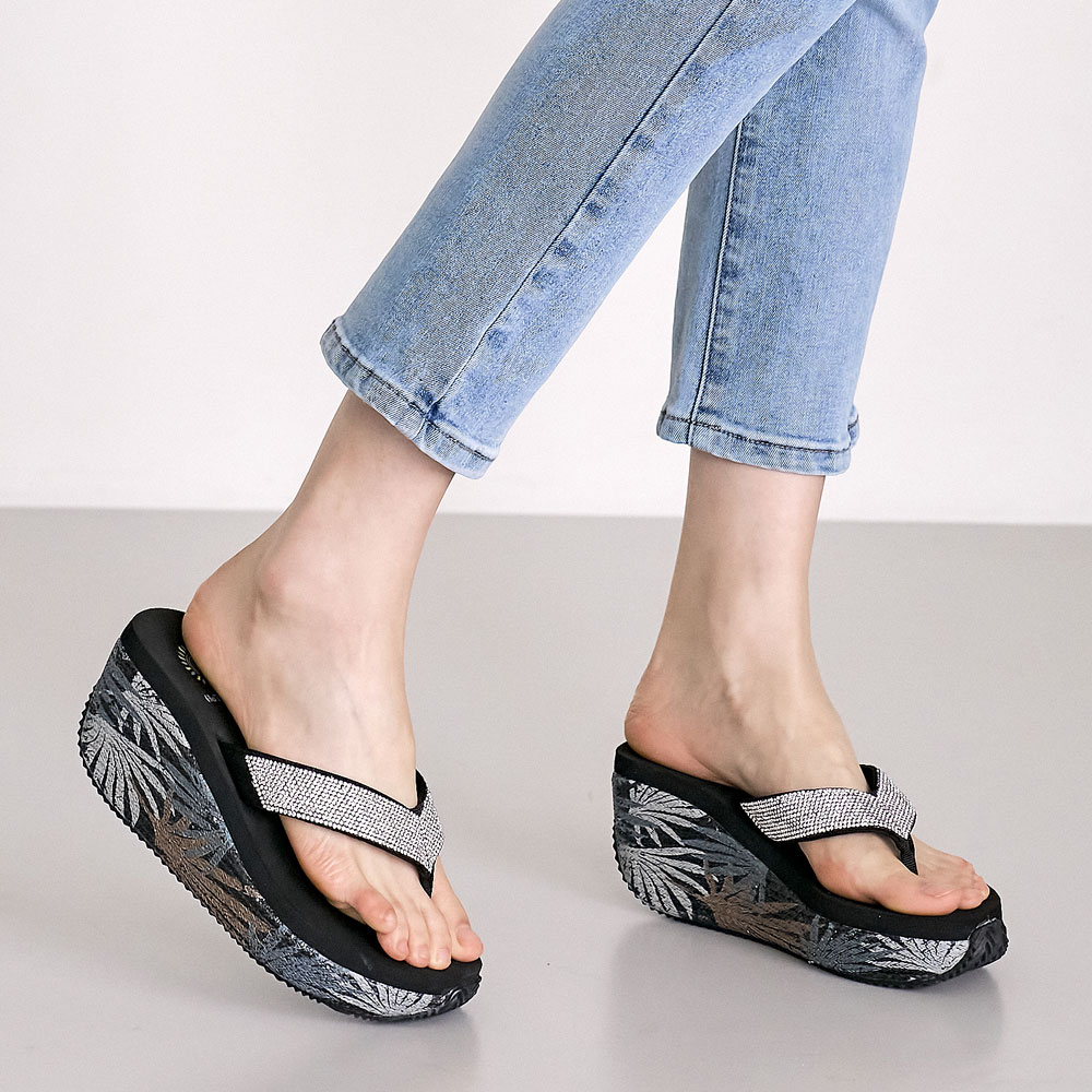 에스유니 여름 여성용 블링블링 큐빅 키높이 통굽 조리 슬리퍼 8cm 34,700원