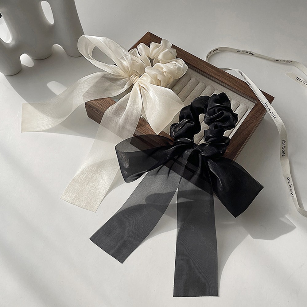 어반이즈 프렌치 새틴 리본 헤어 스크런치 2종세트 8,800원