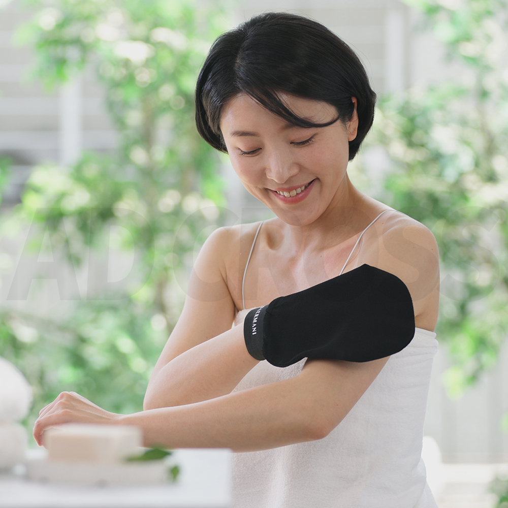 [인포벨]애드크로스 홈쇼핑 때르마니 부드러운 안아픈 때장갑 팔꿈치 등 각질 셀프 가정용 때밀이, 검정, 2세트 49,800원