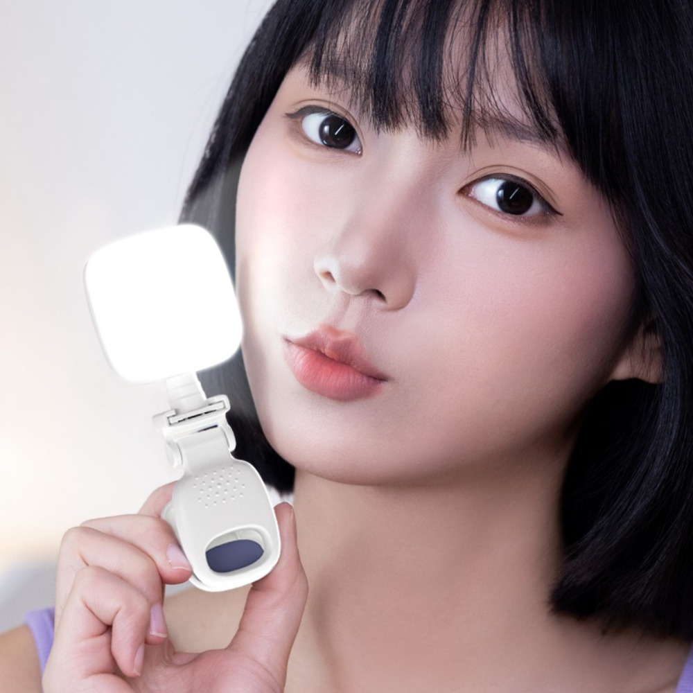 에이제이큐 충전식 MINI LED 핸드폰 조명등 13,900원