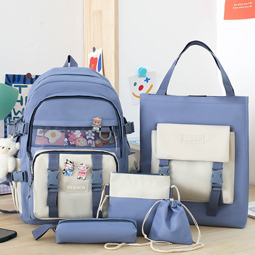 신나몰 학생 가방 백팩 5종 + 키링인형 + 뱃지 25,900원