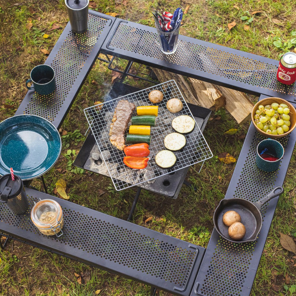 휴겔 캠핑 테이블 접이식 메쉬 화로대 테이블 선반 겸용, 블랙 145,000원