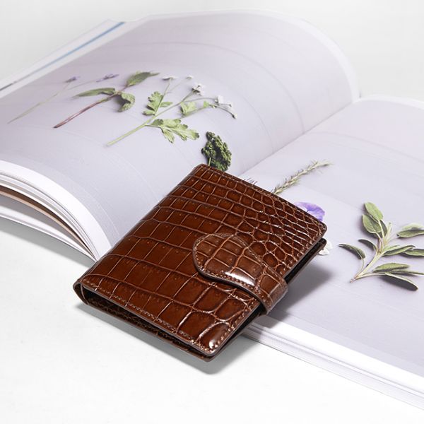 크리스탈렌 악어가죽지갑 펠릭스 W (Felix W) 여성 명품 유광 반지갑 691,200원