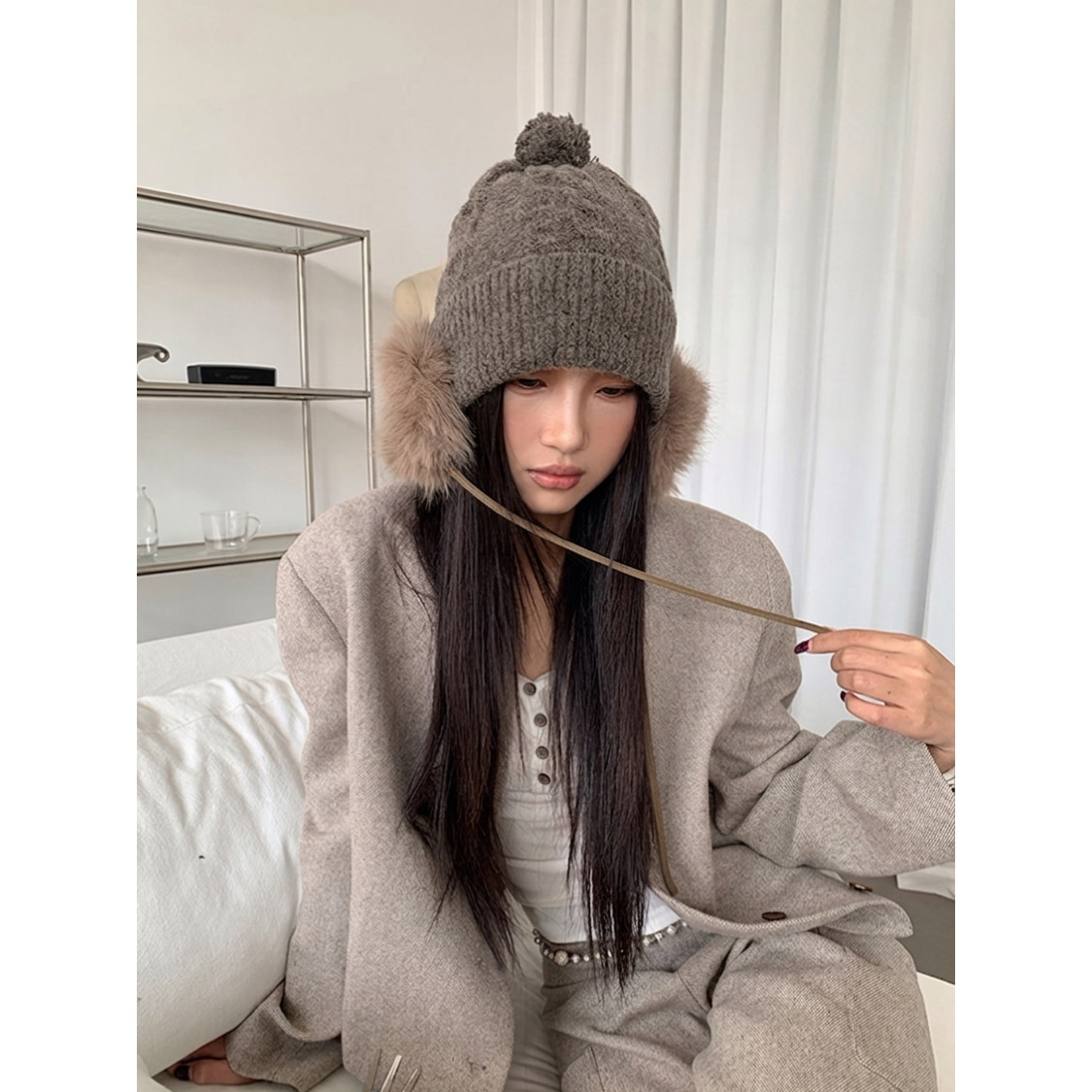 Coablu 여성 귀달이 방한 비니 베이직 가을 겨울 포근한 니트 방울모자 6,400원