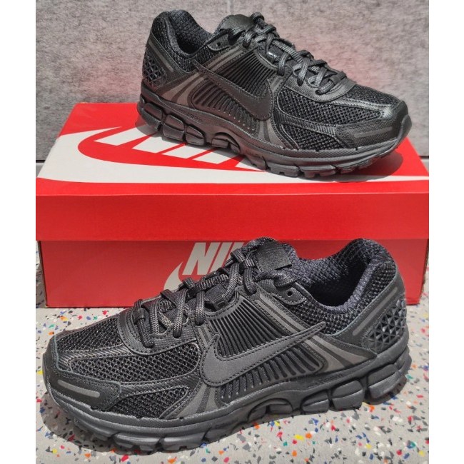 [국내 매장판매] 나이키 줌 보메로 5 블랙 BV1358-003 128,500원