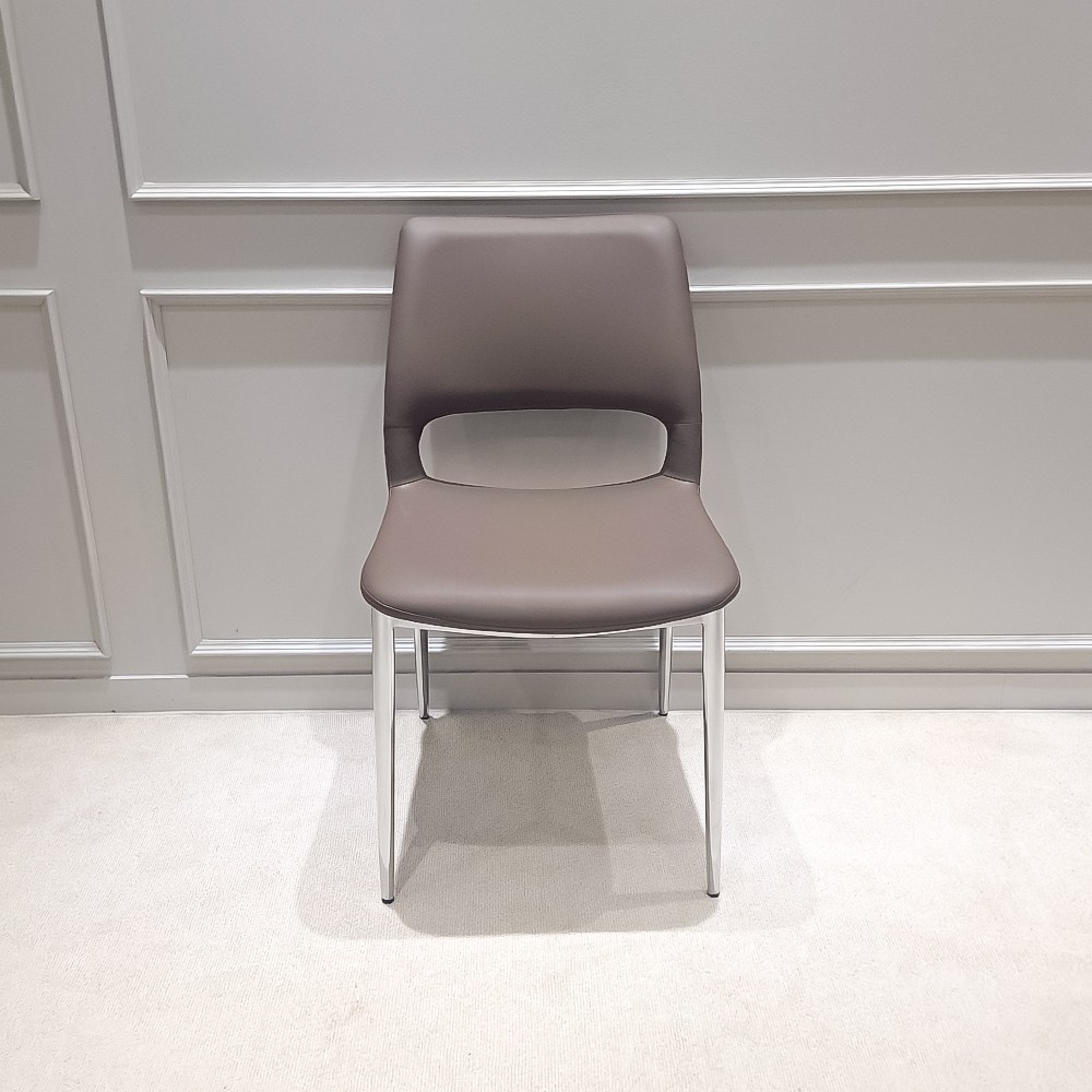 미드센츄리 샤프 편한 식탁의자 실리콘 가죽 등받이 의자 실버 118,700원