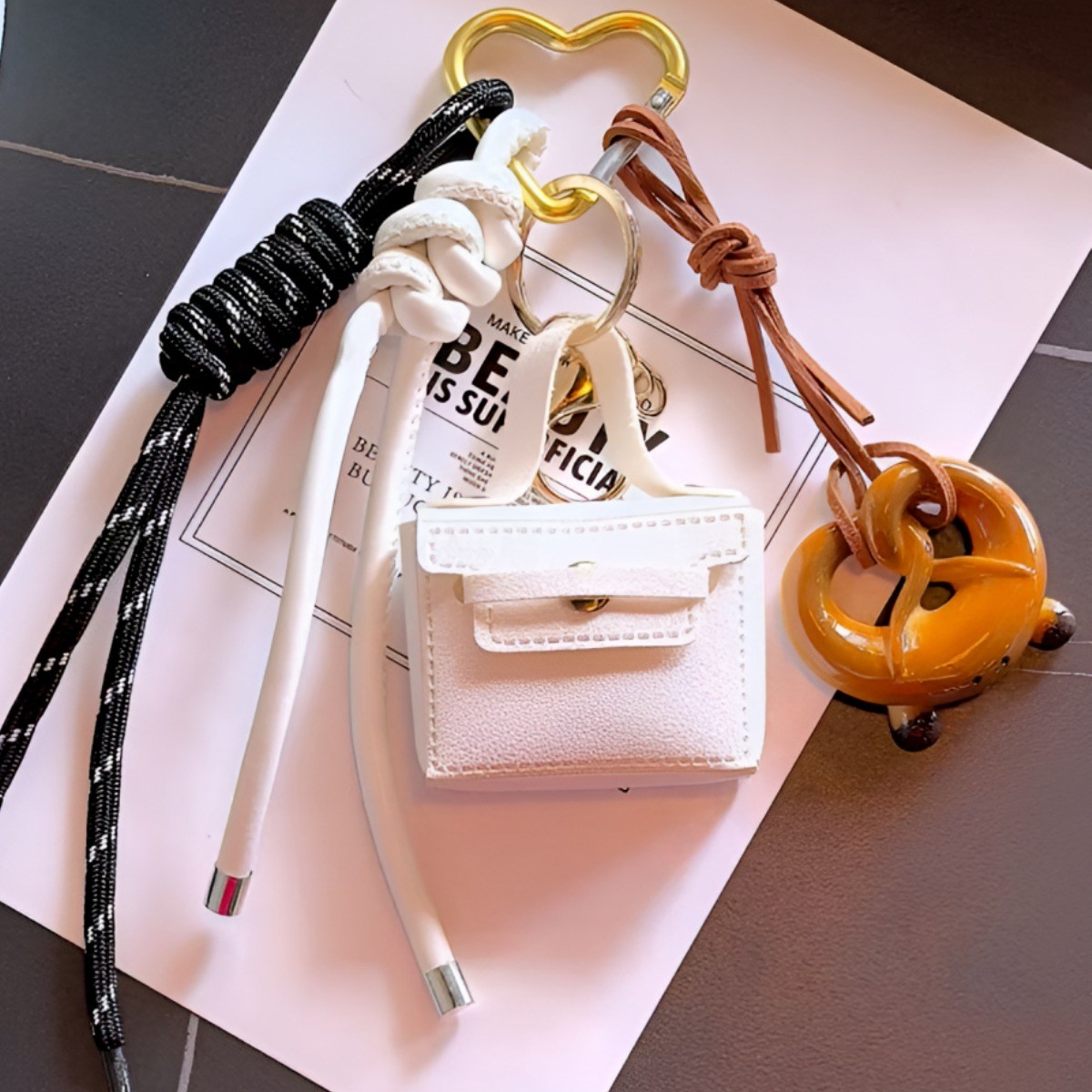 김엔강 미니가방 하트고리 가방장식 키링 백꾸 감성 핸트폰 스트랩 14,000원