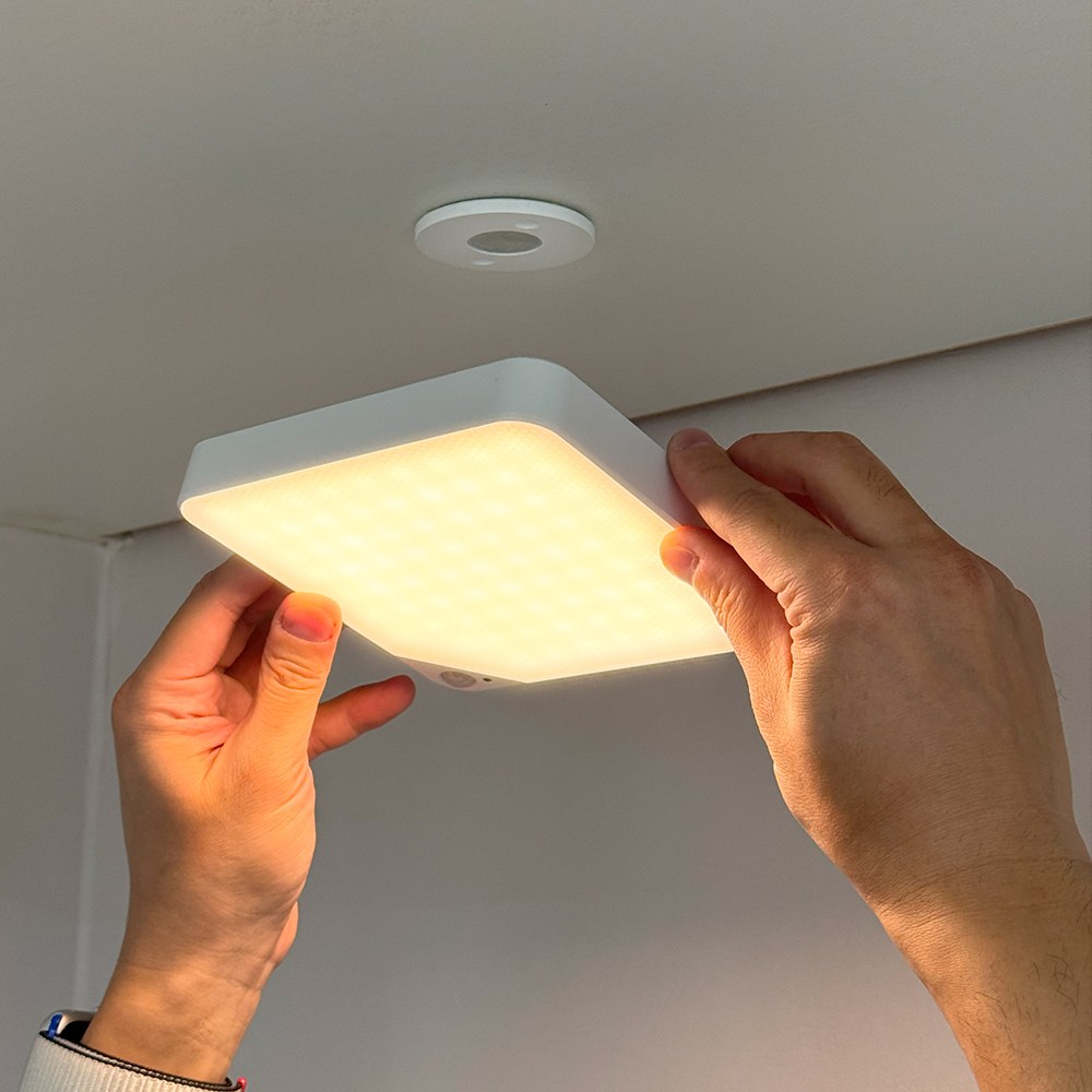 파카이라이트 사각 대용량 무타공 천장형 LED 자석 센서등 베란다등 - 리모컨포함 39,950원