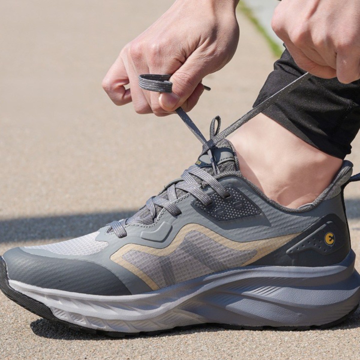 [에코로바] 남성 가벼운 러닝화 발편한 런닝화 편한 운동화 헬스화 ER0410 69,000원