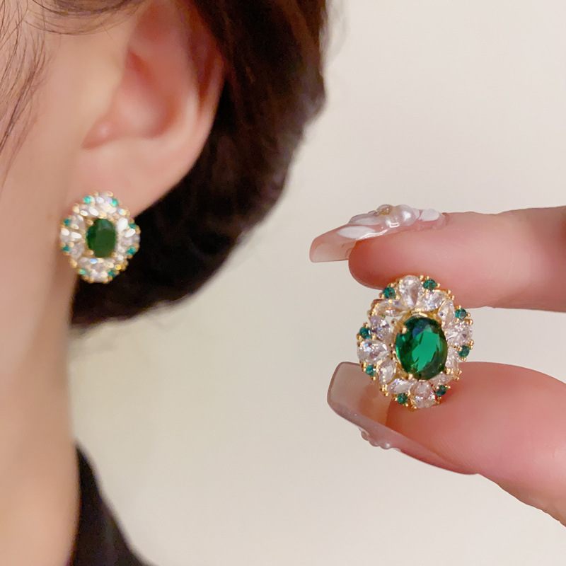 하라크 14k금 도금 큐빅 에메랄드 마름모 귀걸이 18,050원