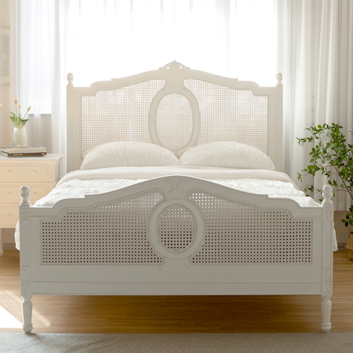 피어젠가구 캐일라 프렌치 엔틱 라탄 퀸사이즈 Q 침대 신혼 부부 침대프레임 원목 화이트 1,390,000원